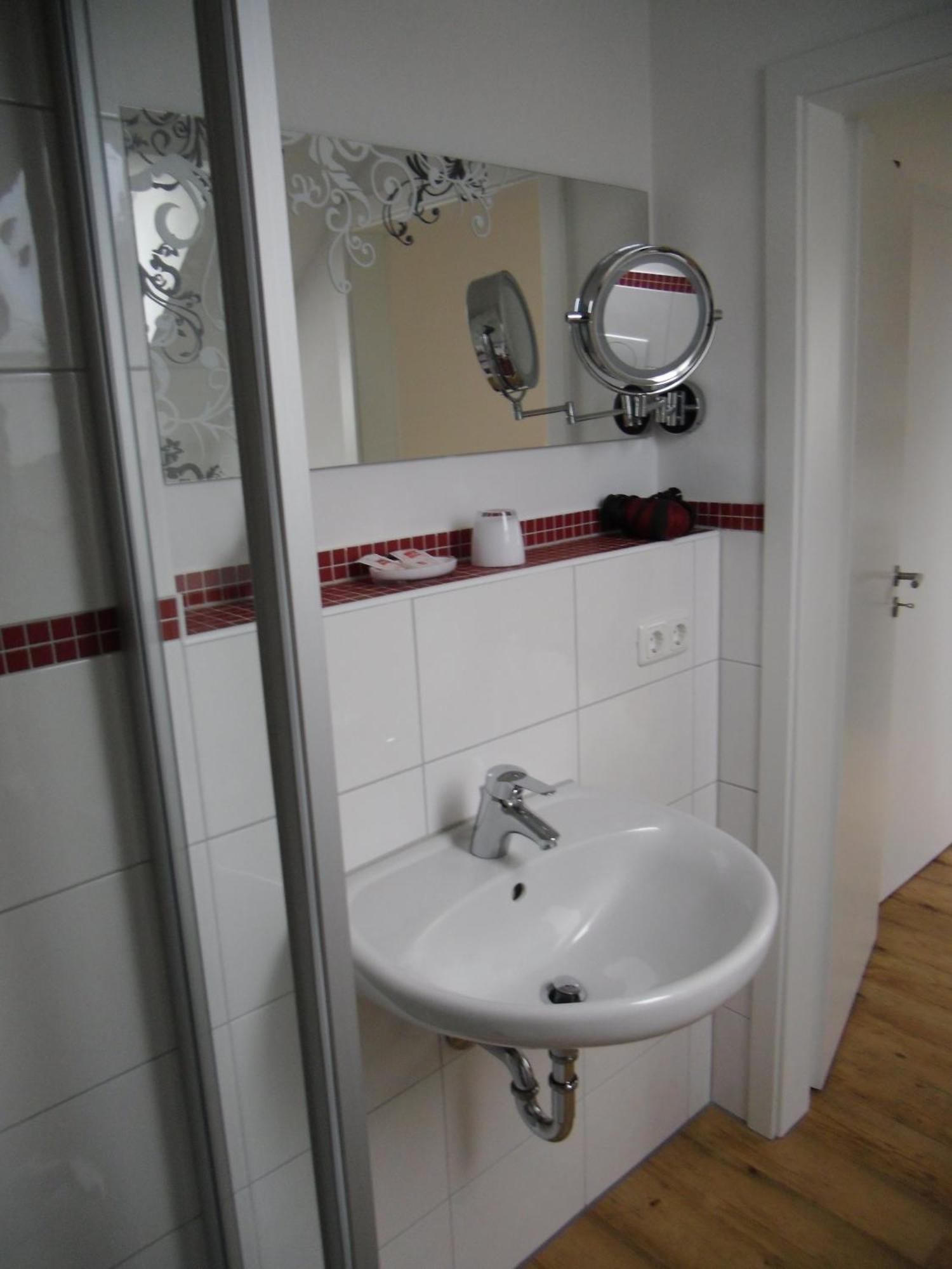 Wein-Traeume Hotel Thuengersheim Bagian luar foto